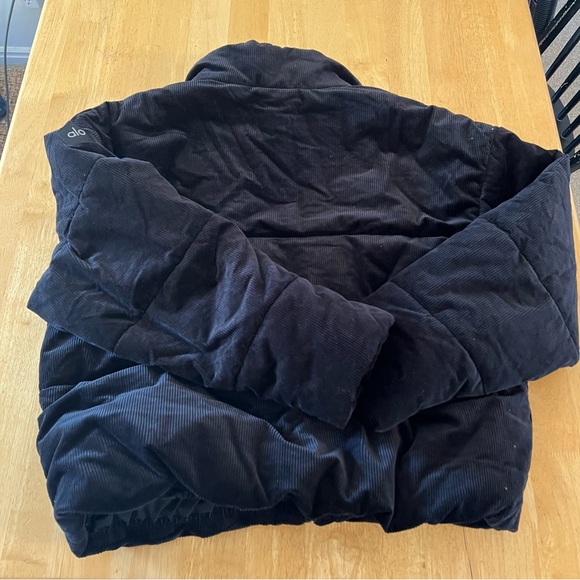 ALO Yoga women’s corduroy stage puffer  Black Jacket - Picture 10 of 11